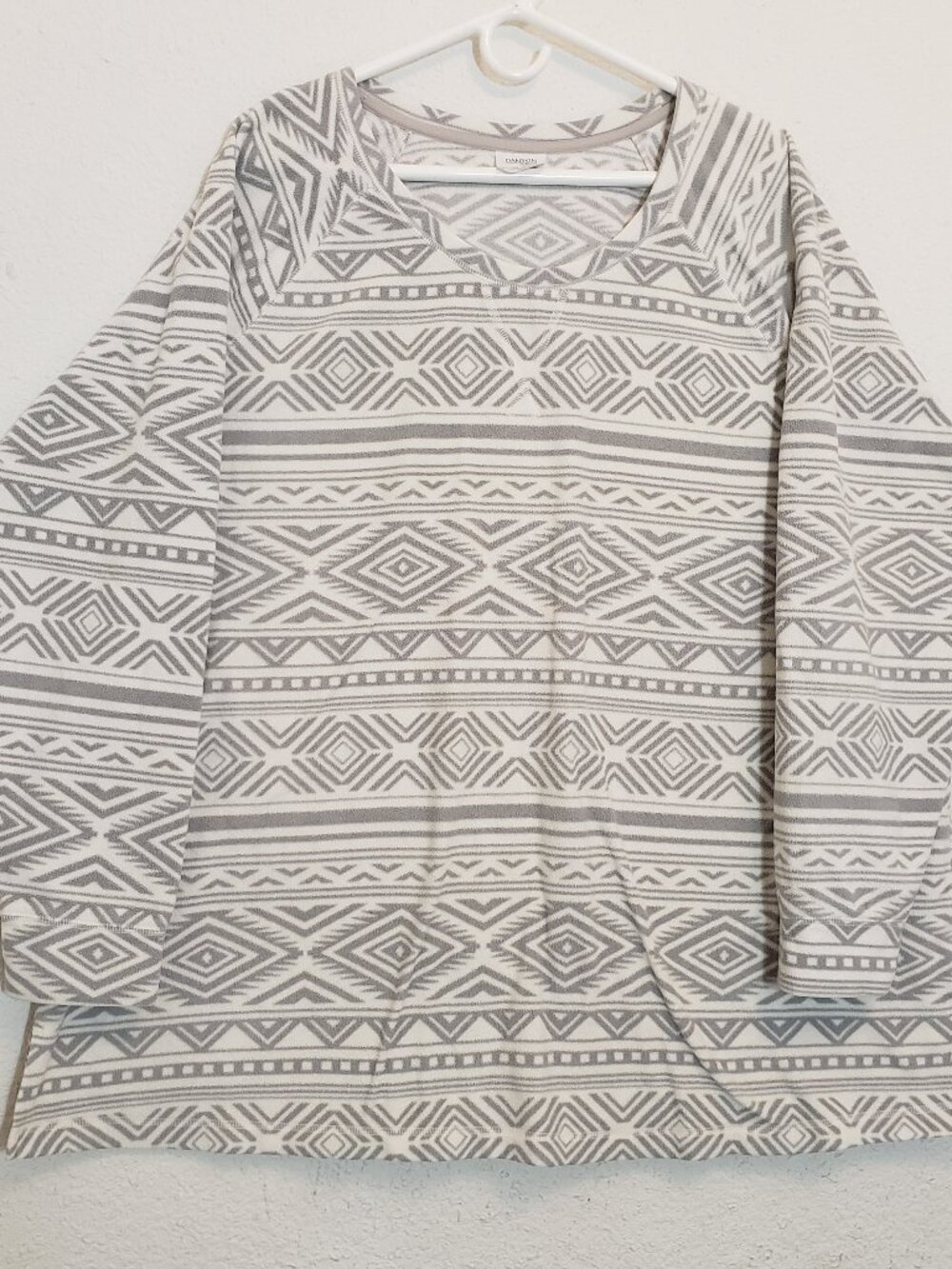 Danskin Now Womens Top 4X (26-28W) Gray White Geometric Print Fleece Long Sleeve